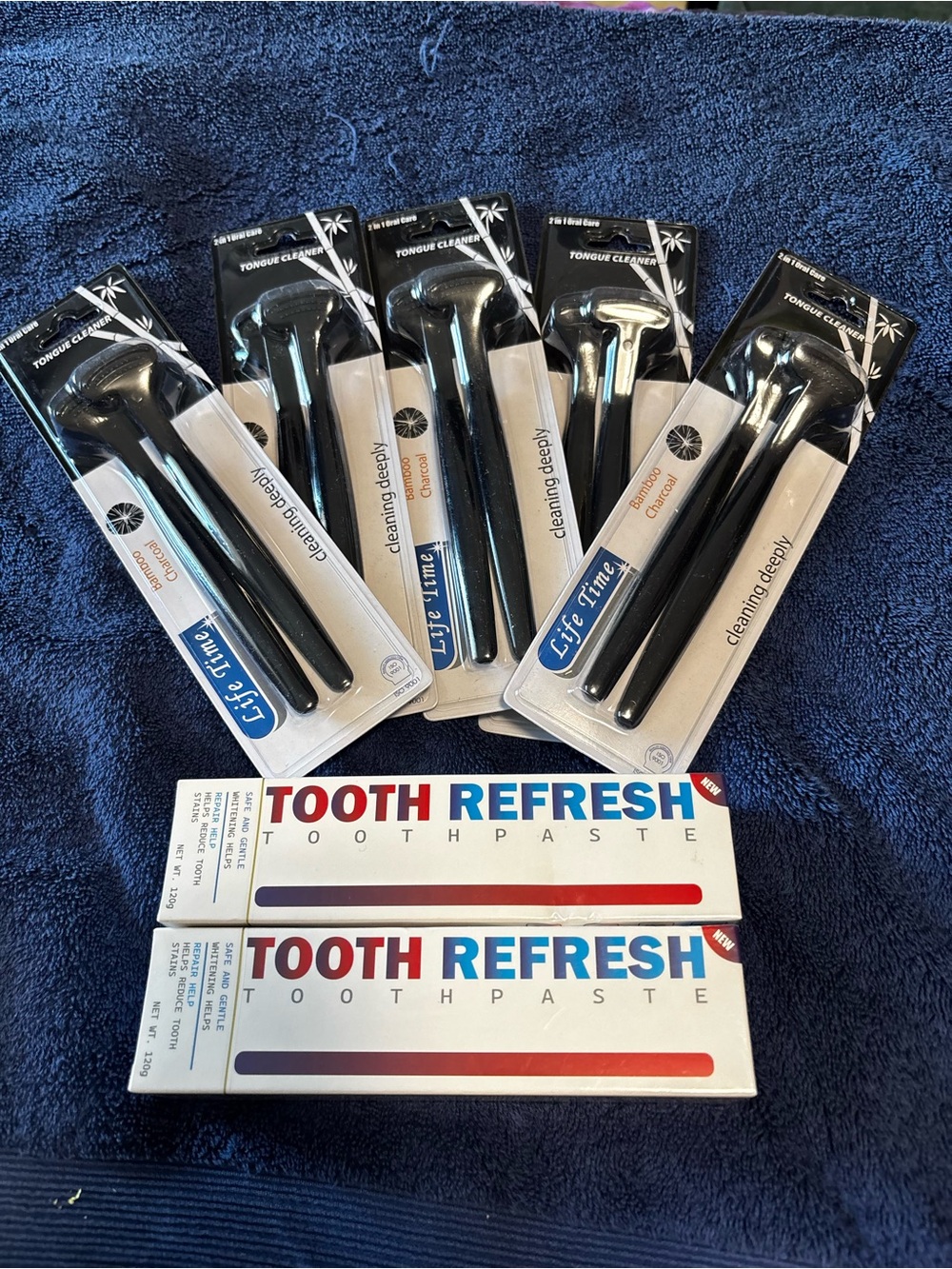 Black Tongue Cleaner – Pack of 5 and toothpaste